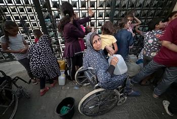 لا يزال سكان غزة يتعرضون للتهجير القسري.