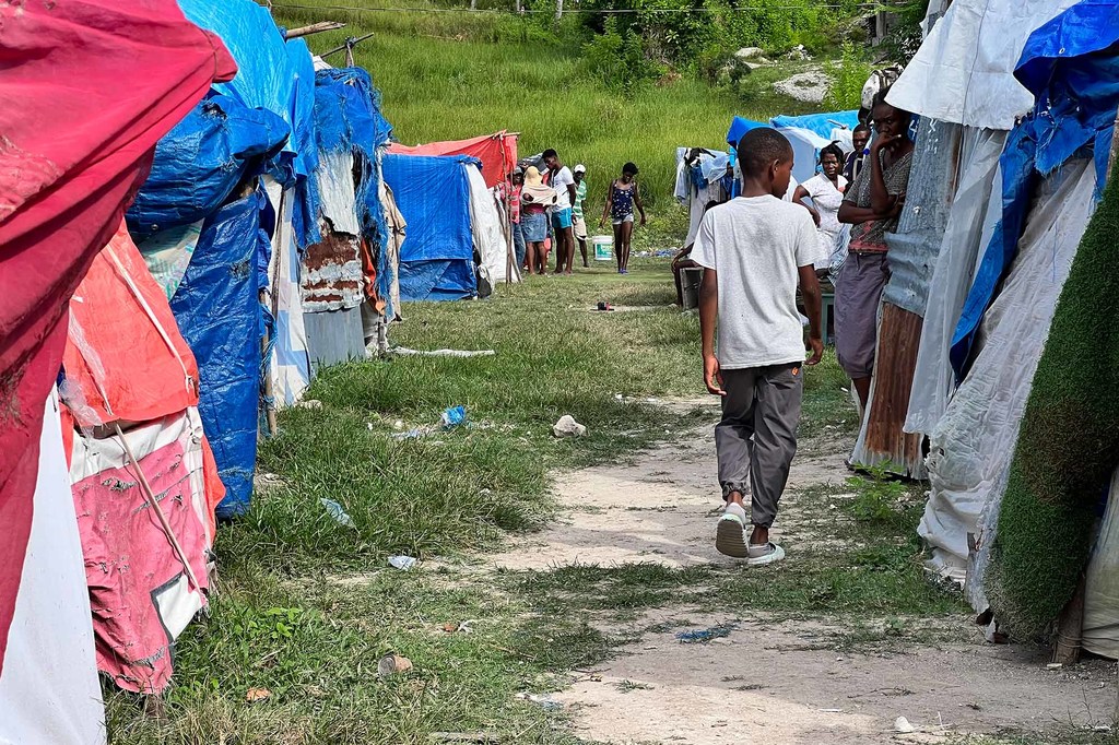 El campamento temporal se abrió en Devirel cuatro días después del terremoto de agosto de 2021.