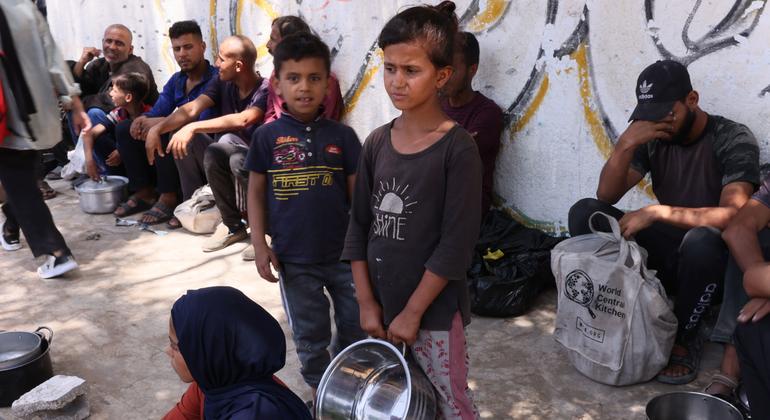 Due to Israeli sanctions, adequate support materials are not being entered in Gaza. Due to Israeli sanctions, adequate support materials are not being entered in Gaza.