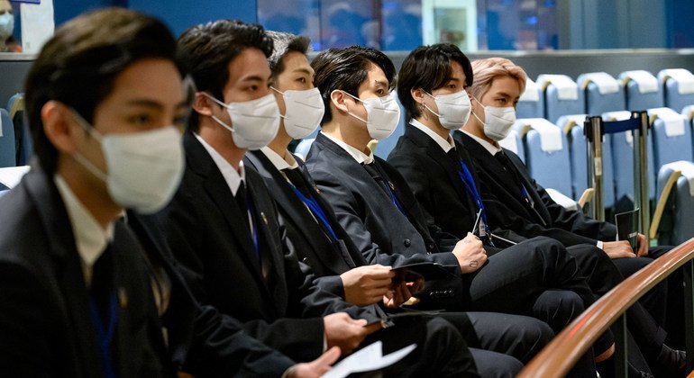 Le groupe de K-Pop sud-coréen BTS participe à un évènement dans la salle de l'Assemblée générale des Nations Unies.