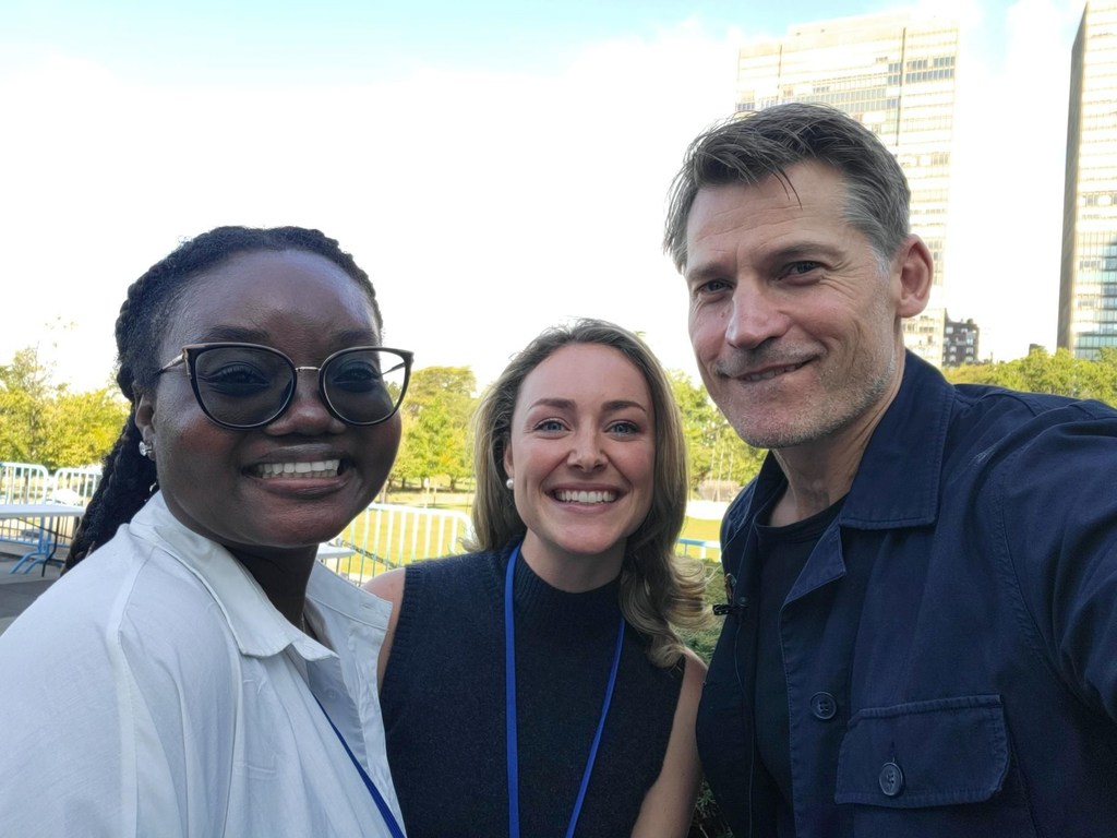 A selfie with UN News reporters and Game of Thrones actor and UNDP Goodwill Ambassador Nikolaj Coster-Waldau.