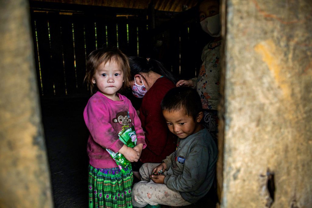Une famille de la minorité ethnique Hmong au Vietnam.