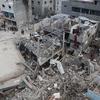 在加沙地带南部的拉法，一个住宅区成为一片废墟。
