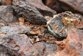 Rocas con contenido de cobre, cobalto y níquel en una mina de Australia occidental.