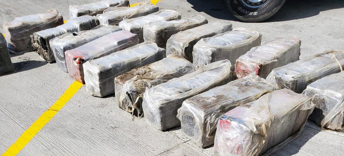 Incautación de cocaína en el puerto de Kingston, Jamaica, en marzo de 2023.