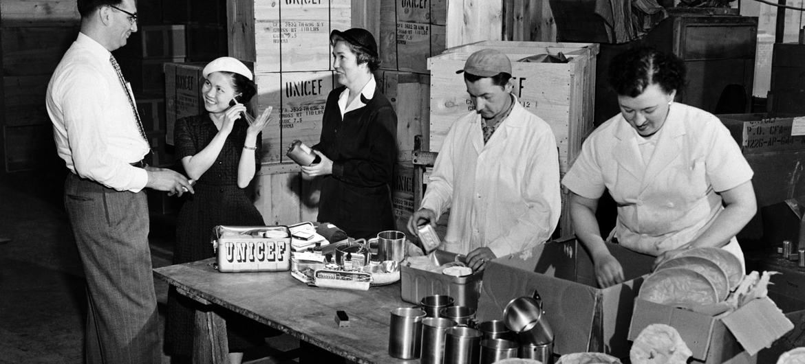 In 1954, workers assemble UNICEF’s midwife kits in a warehouse in Jersey City in the United States, readying them for shipment to countries with high child mortality rates. (file)