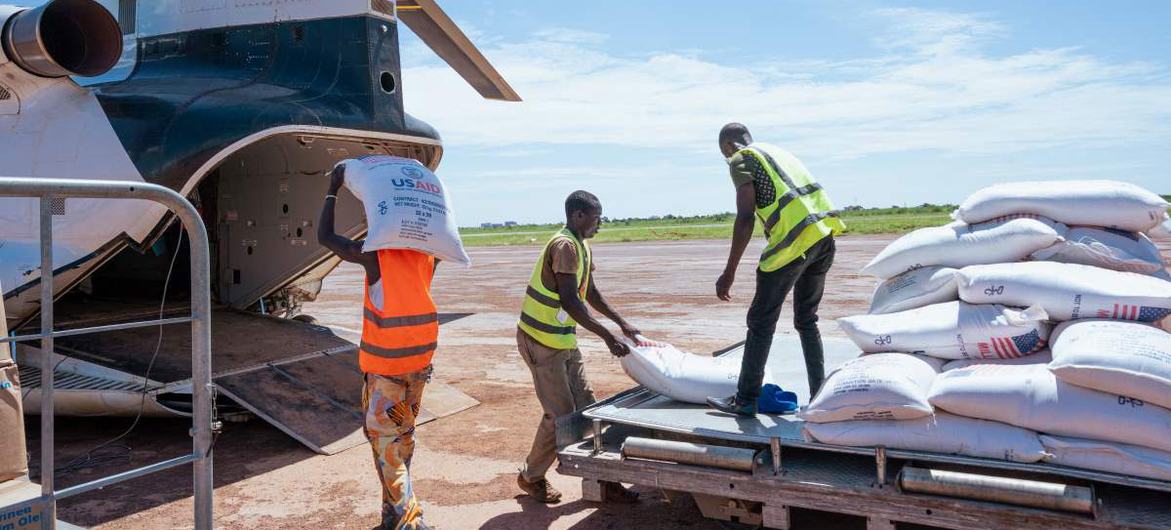 WFP provides life-saving humanitarian assistance to people in Burkina Faso.