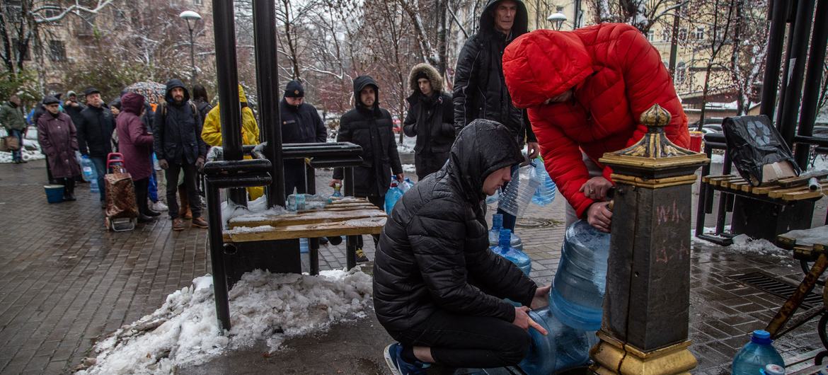 Dez meses depois da invasão da Ucrânia pela Rússia, que começou em 24 de fevereiro e parece provável que continue até 2023, mais de 7,8 milhões de refugiados ucranianos foram registrados em toda a Europa. 