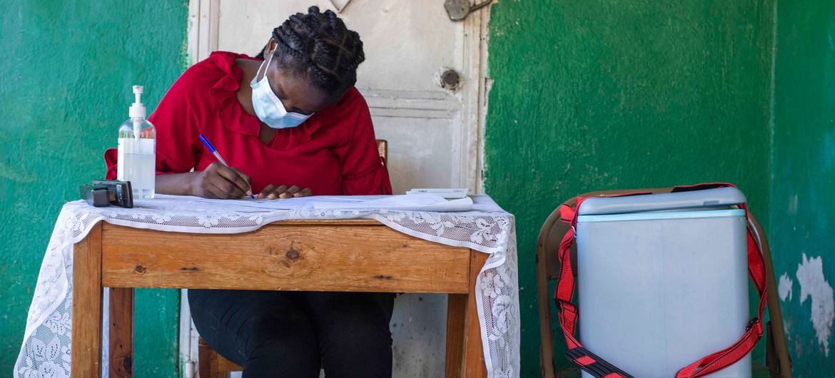 संयुक्त राष्ट्र हैती में कुछ सबसे कमजोर समुदायों में हैजा वैक्सीन कार्यक्रम का समर्थन कर रहा है.