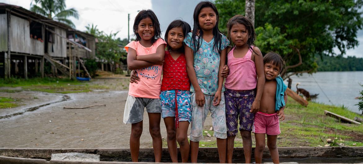 Ocho agencias de la ONU en Colombia se unen a través del proyecto CERF para atender de manera integral las necesidades de la población en el Litoral del San Juan, en la frontera entre Chocó y Valle del Cauca. Juntos trabajan por una respuesta eficaz en s…