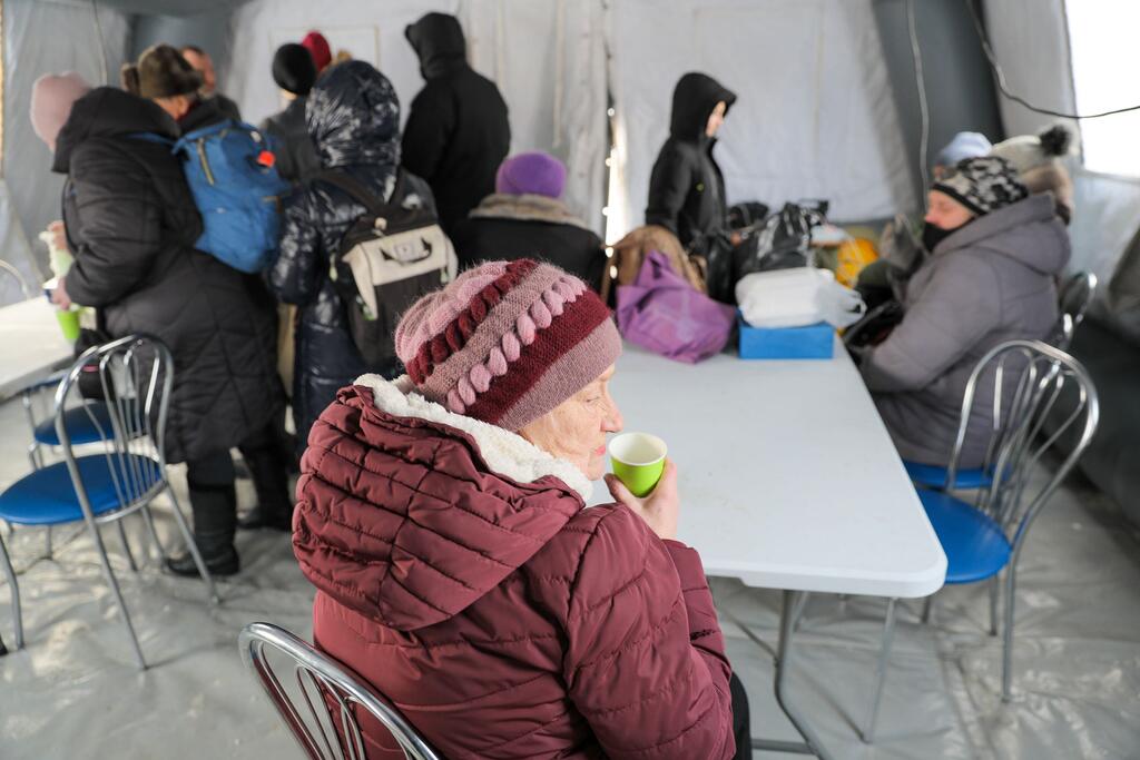 Пункт обогрева в Борисполе в Киевской области Украины.