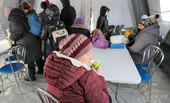 Пункт обогрева в Борисполе в Киевской области Украины.