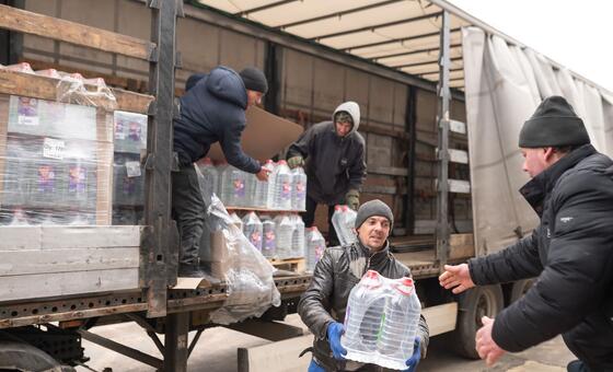 Доставка питьевой воды в Одесской области Украины.