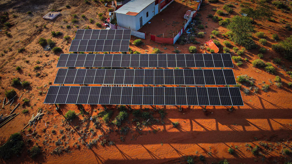 Los paneles solares suministran energía constante a la universidad de Abudwaq, Galmadug.
