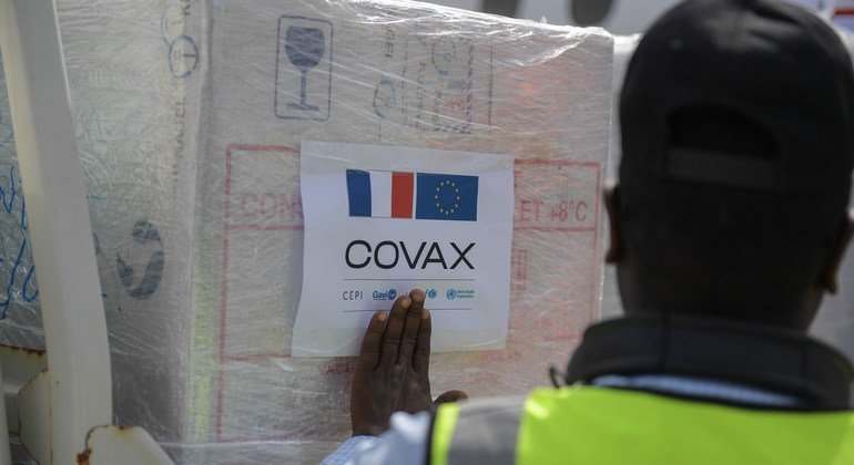 Des vaccins contre la Covid-19 fournis par la France grâce au mécanisme COVAX arrivent en Somalie.