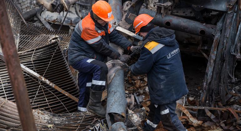 Cold and dark: UN rights chief condemns Russian strikes on Ukraine’s power grid