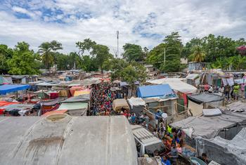 L’ONU continue de soutenir les personnes déplacées par la violence récurrente en Haïti.