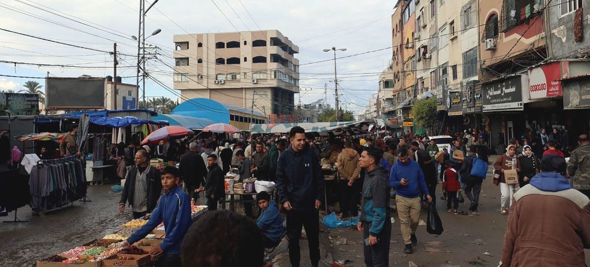 أحد الأسواق في قطاع غزة.