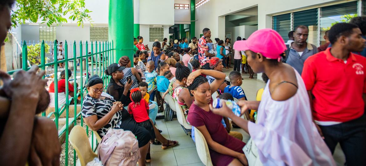 L'Hôpital Universitaire de La Paix, à Port-au-Prince, continue de prodiguer des soins aux patients.