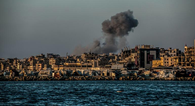 Frappes aériennes sur la ville de Gaza.