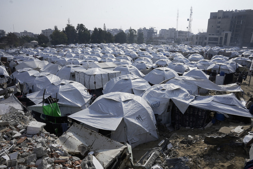 IOM is providing tents across Gaza to shelter families who lost their homes to help them stay safe as winter approaches.