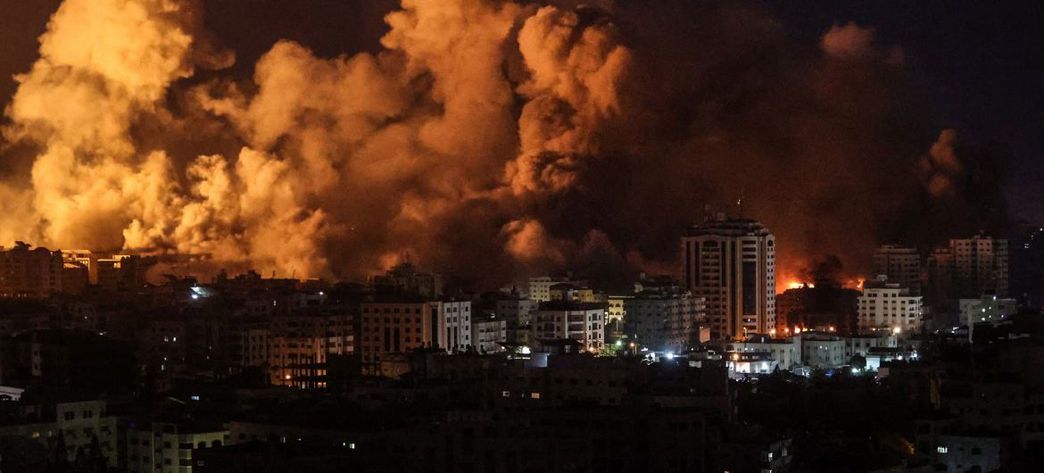 Air strikes on Gaza are continuing. (file)