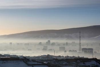 La contaminación atmosférica es altamente visible en la ciudad de Ulán Bator, en Mongolia.