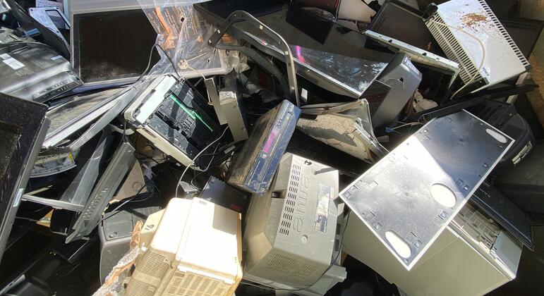 Tráfico de basura, propiedad de la tierra, Ucrania… Las noticias del miércoles