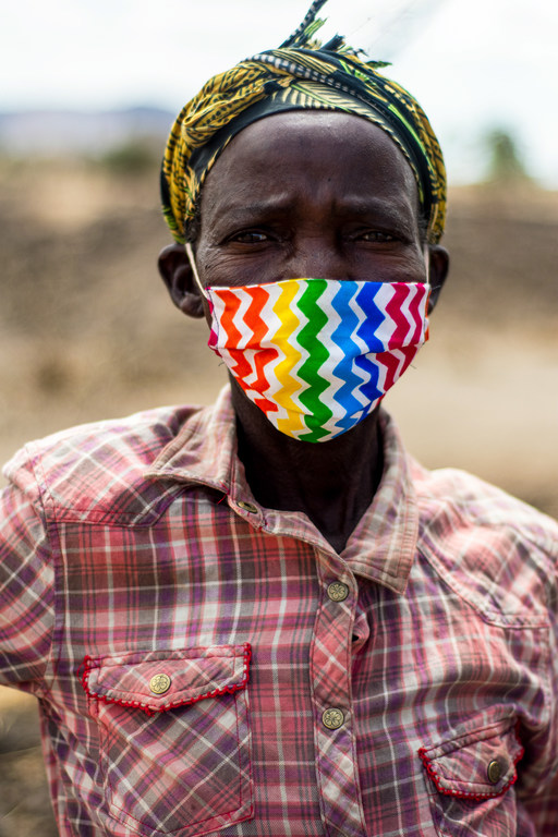 Una mujer con mascarilla, Malawi.