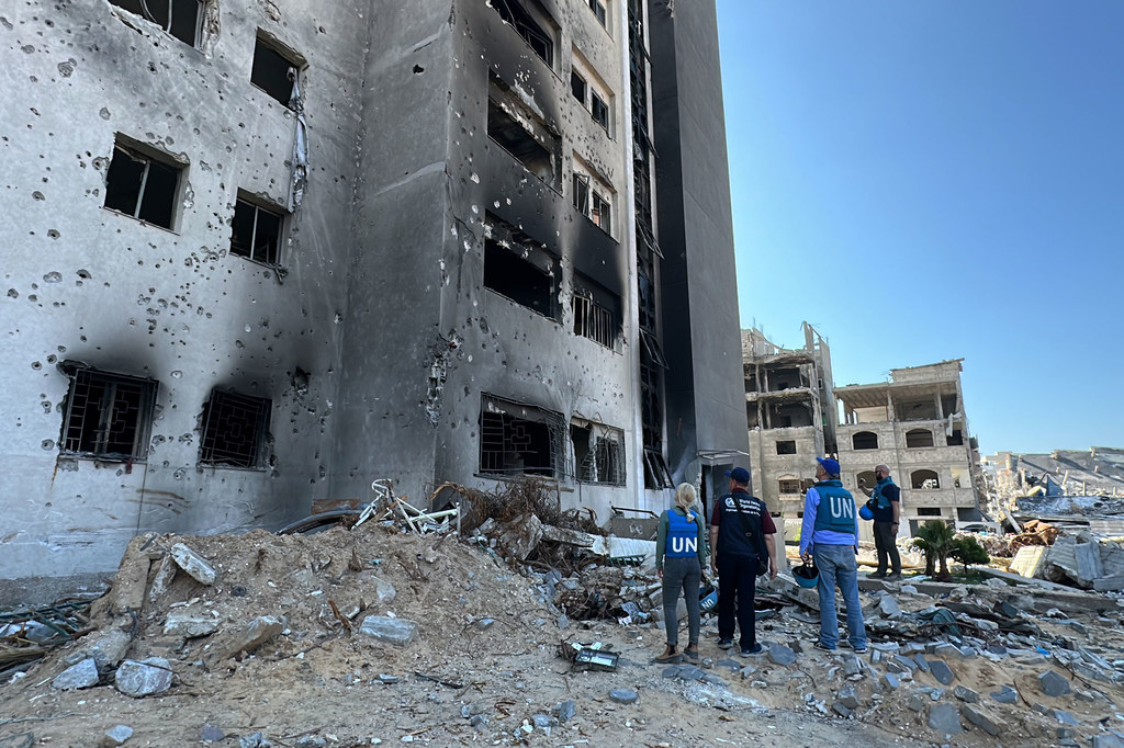 Une équipe de l'ONU évalue les dégâts causés à des établissement médicaux à Gaza.
