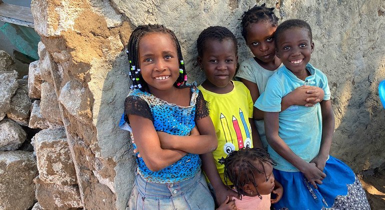 Crianças deslocadas em Cabo Delgado, Moçambique