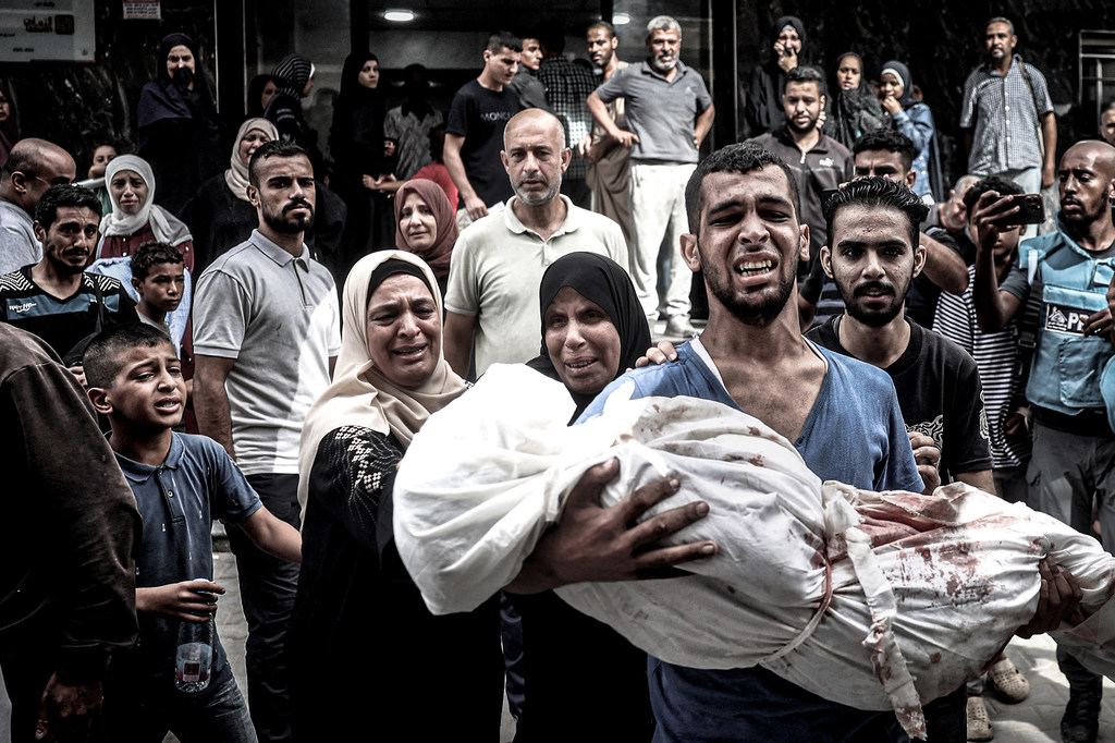 Una familia llora a una niña asesinada durante un ataque israelí. (Foto de archivo)