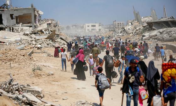 इसराइल के बेदख़ली आदेशों के बाद, लाखों लोग घातक हालात से बचने के लिए, सुरक्षा की तलाश में, निकल पड़े.