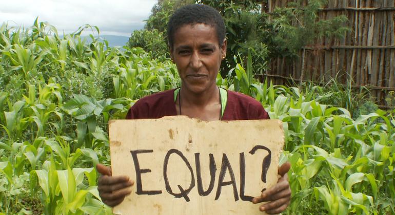 Женщина-фермер в Эфиопии.