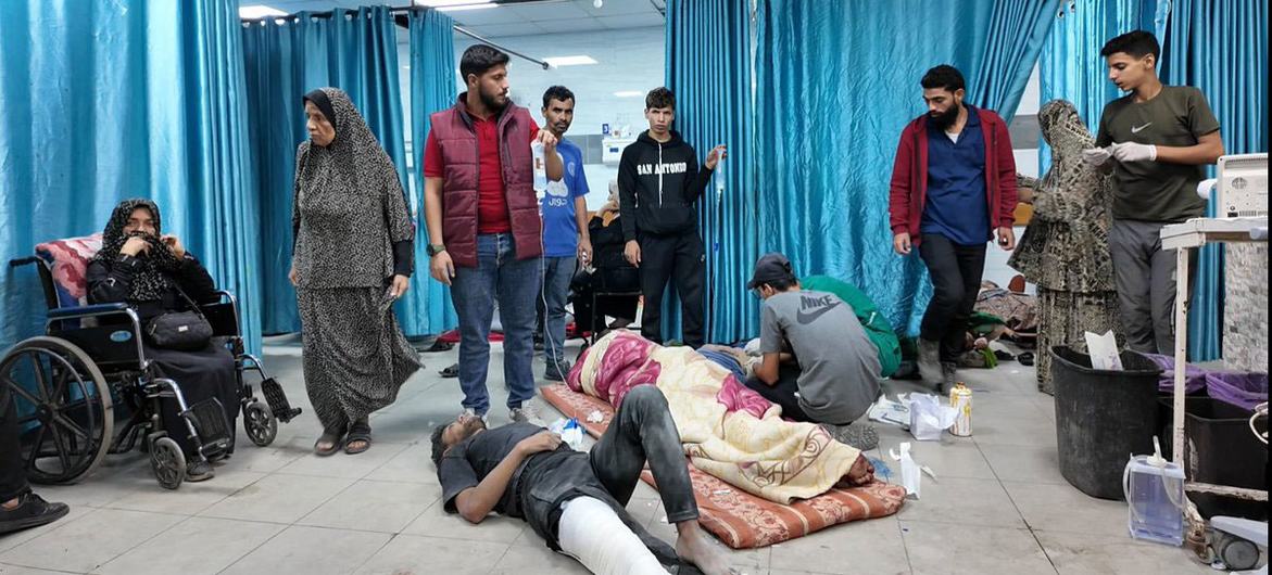 Pacientes são tratados no Hospital Kamal Adwan, no norte de Gaza