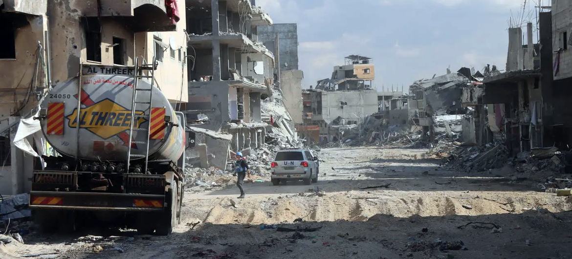 A United Nations team attempts to deliver fuel to Nasser hospital through destroyed roads in mid-February 2024.