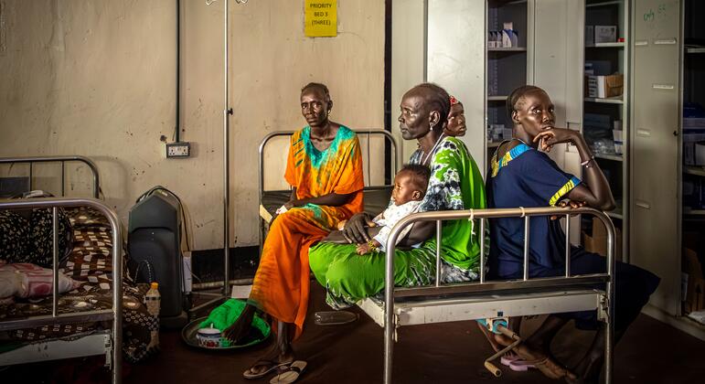 Пациенты больницы в Акобо, Южный Судан. 