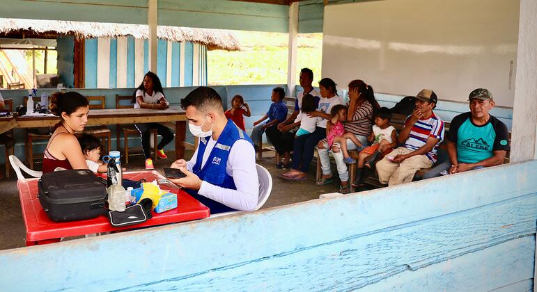 Equipe médica da OIM que presta cuidados de saúde a refugiados venezuelanos e comunidades de acolhimento em Roraima, Brasil.