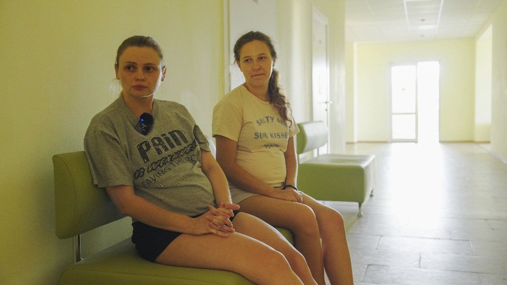 Две беременные женщины в больнице Киева, Украина. (архив)