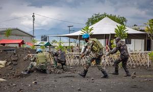 Walinda amani wa Umoja wa Mataifa kutoka India, wanaohudumu kwenye kikosi cha MONUSCO cha kuchukua  hatua haraka, RDP huandaa mafunzo ya mara kwa mara kwa  askari wa jeshi la serikali ya DRC, FARDC.