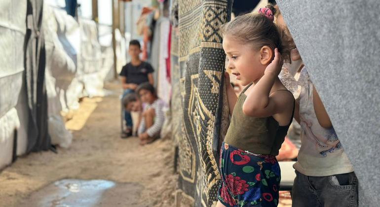 Children in Gaza have been forced to evacuate their homes and live in makeshift shelters with their familes.