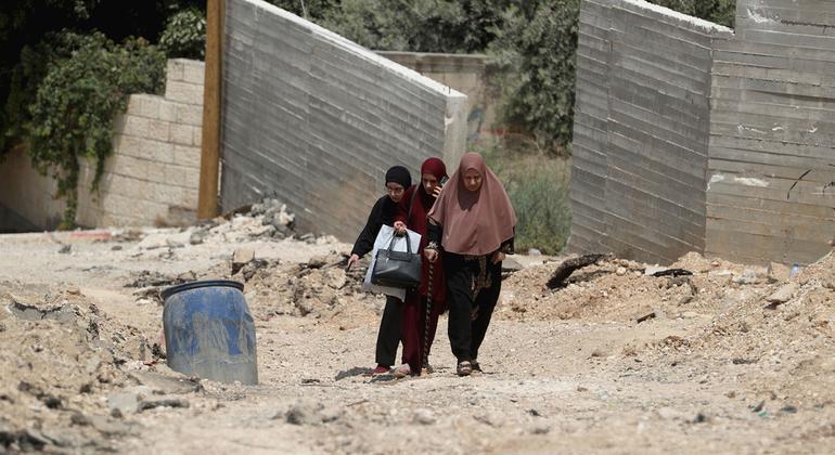 أجبر فلسطينيون على الفرار من منازلهم في الضفة الغربية بسبب العمليات التي تقوم بها قوات الأمن الإسرائيلية هناك.