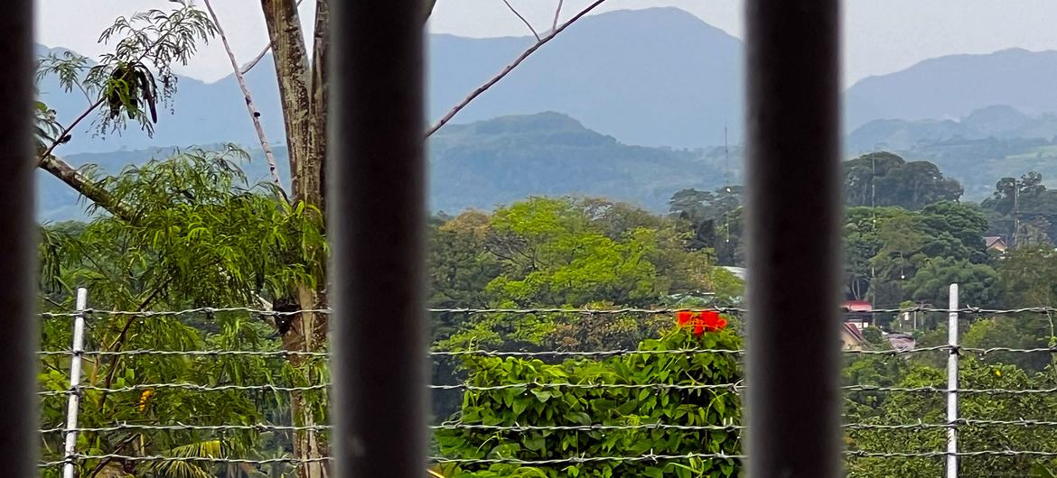 La nueva cárcel de la ciudad de Marawi se encuentra en una colina con vistas a la ciudad y a las montañas.