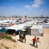 El 90% de la población en Gaza ha debido desplazarse para vivir en sitios precarios de los que a menudo debe volver a irse.