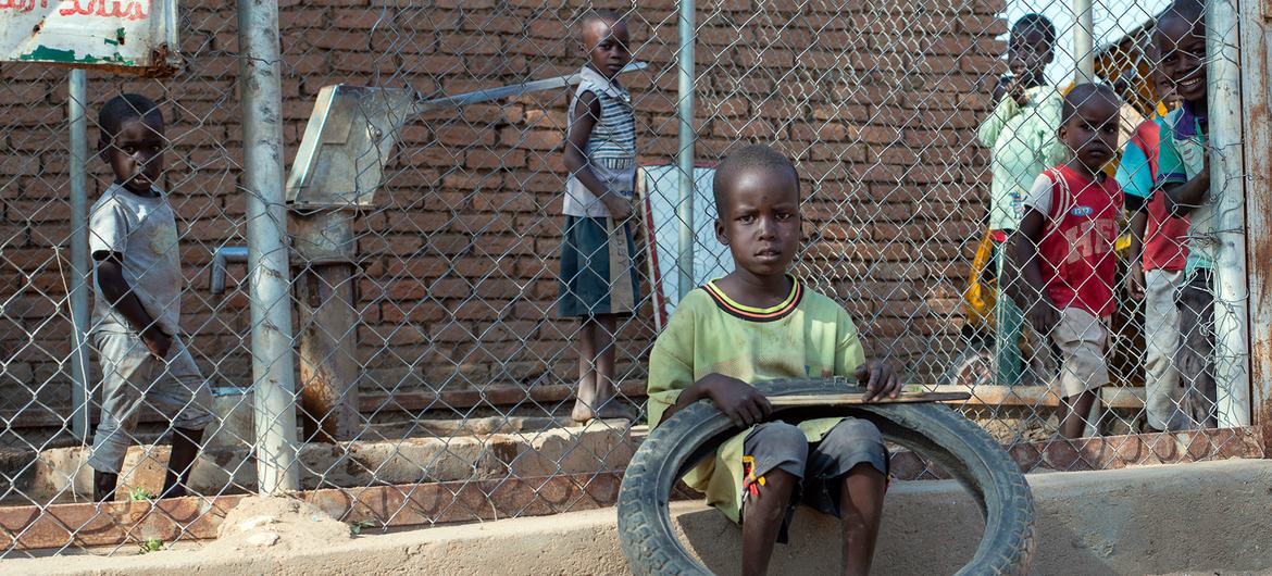 Many Sudanese families have fled fighting in El Fasher and are now living in a camp for displaced people in Zalingi in western Darfur.