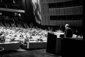 The first ever emergency special session of the UN General Assembly on the Middle East takes place in 1956.