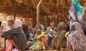 Sudán, 2025. Desnutrición y servicios de salud materna en la clínica temporal del UNFPA en Tawila, mientras se agrava la crisis humanitaria.