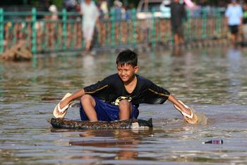 Наводнение в столице Индонезии. 