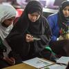 Des élèves apprennent à coder dans une classe d'informatique à Jammu & Kashmir.