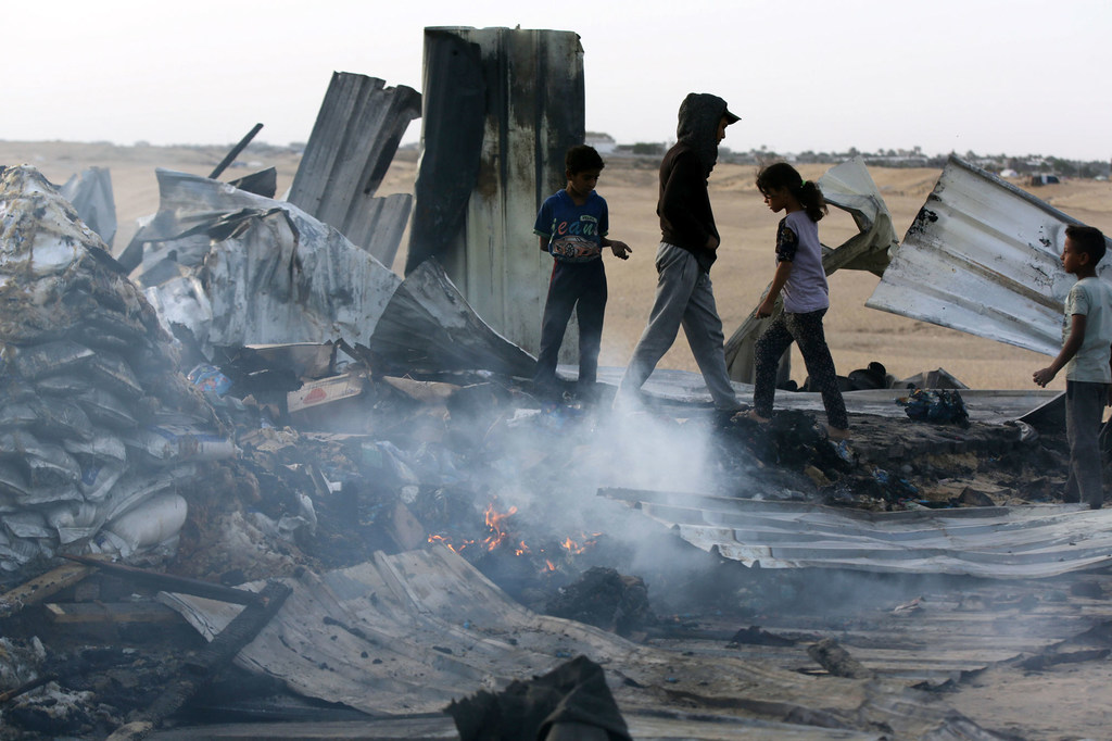 Le 26 mai, des frappes aériennes israéliennes ont touché un camp de personnes déplacées à Rafah, au sud de Gaza.